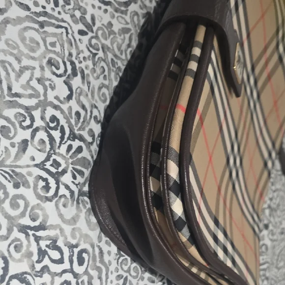 Burberry Beautifel Amazing Condition Checkered Crossbody Bag Authentic Spotless - Picture 5 of 13
